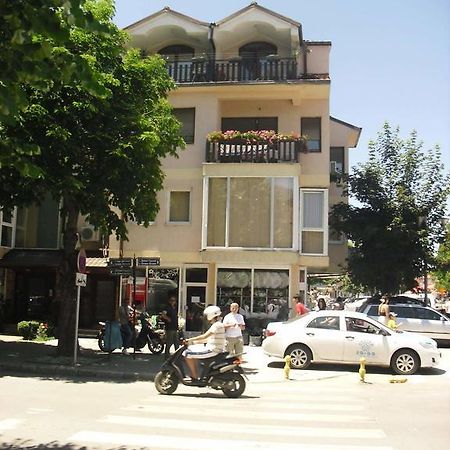 Apartments Mostrovi โอครีด ภายนอก รูปภาพ