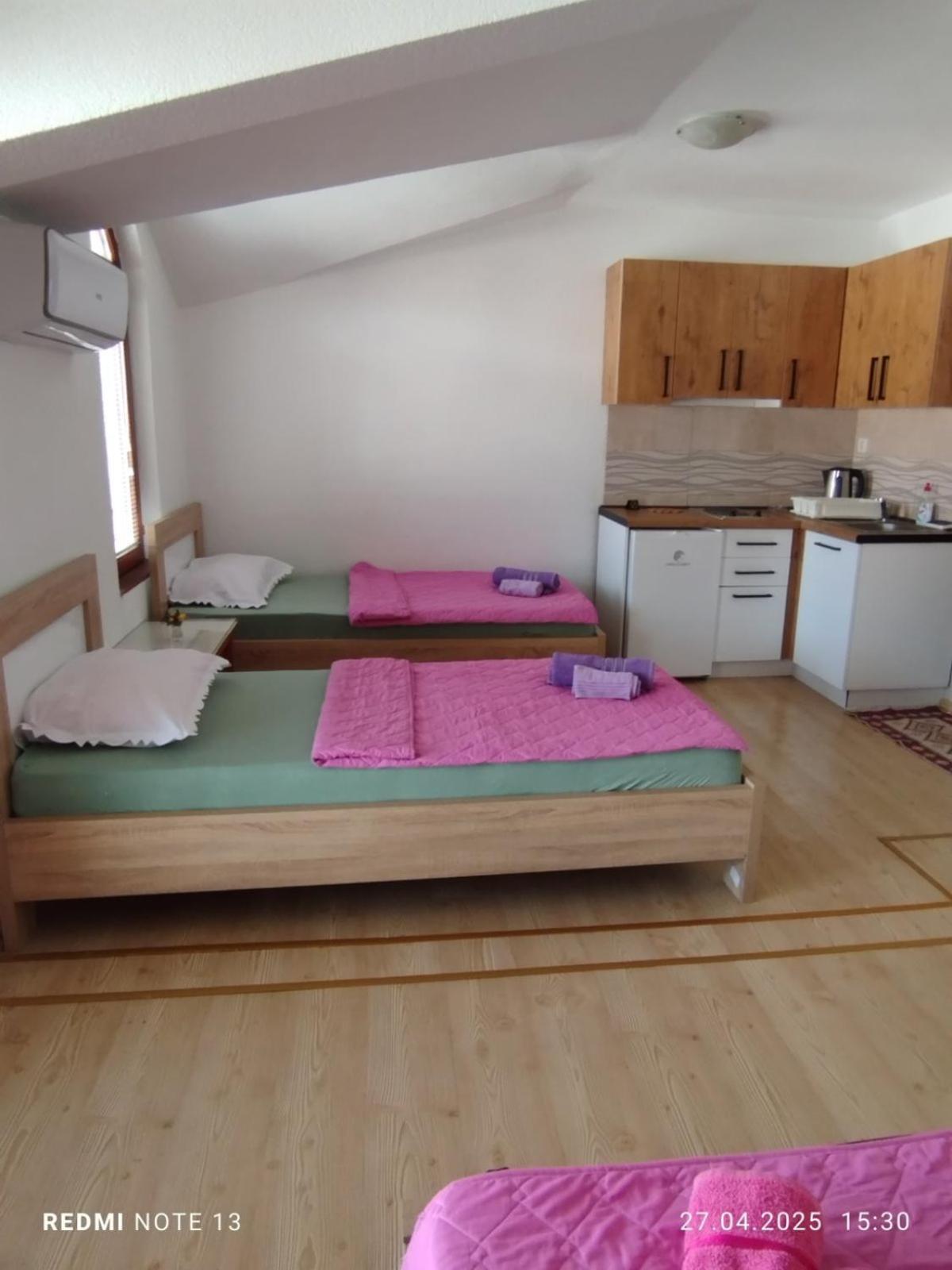 Apartments Mostrovi โอครีด ภายนอก รูปภาพ