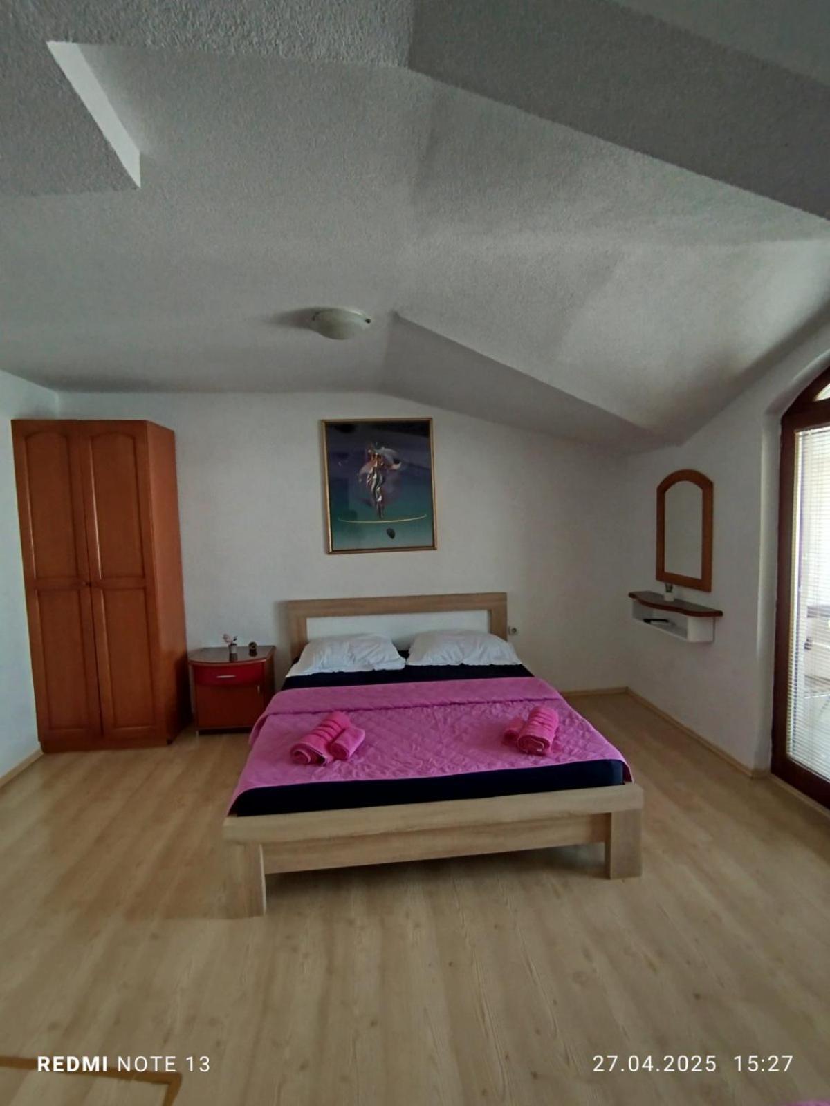Apartments Mostrovi โอครีด ภายนอก รูปภาพ